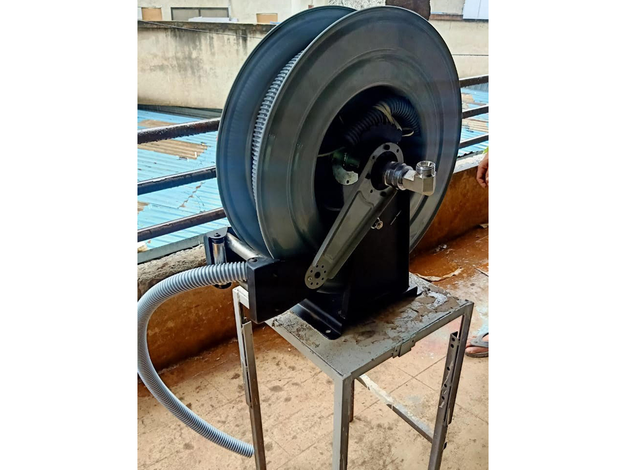 autorewind vaccum hose reel1